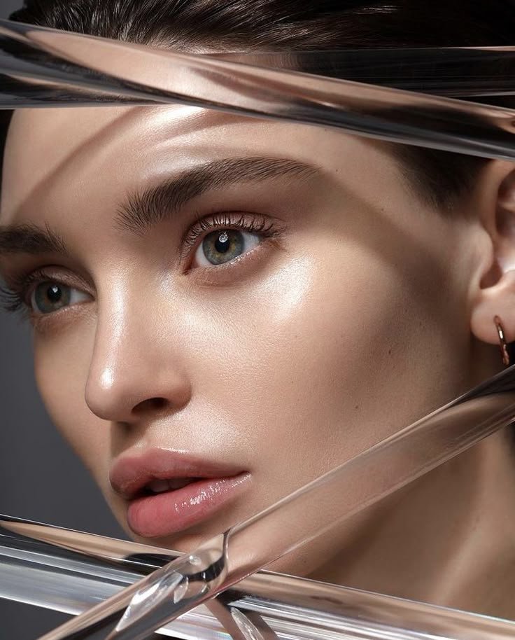 Близък план на жена с гладка кожа след естетична терапия в HARMONIC Beauty & Aesthetics